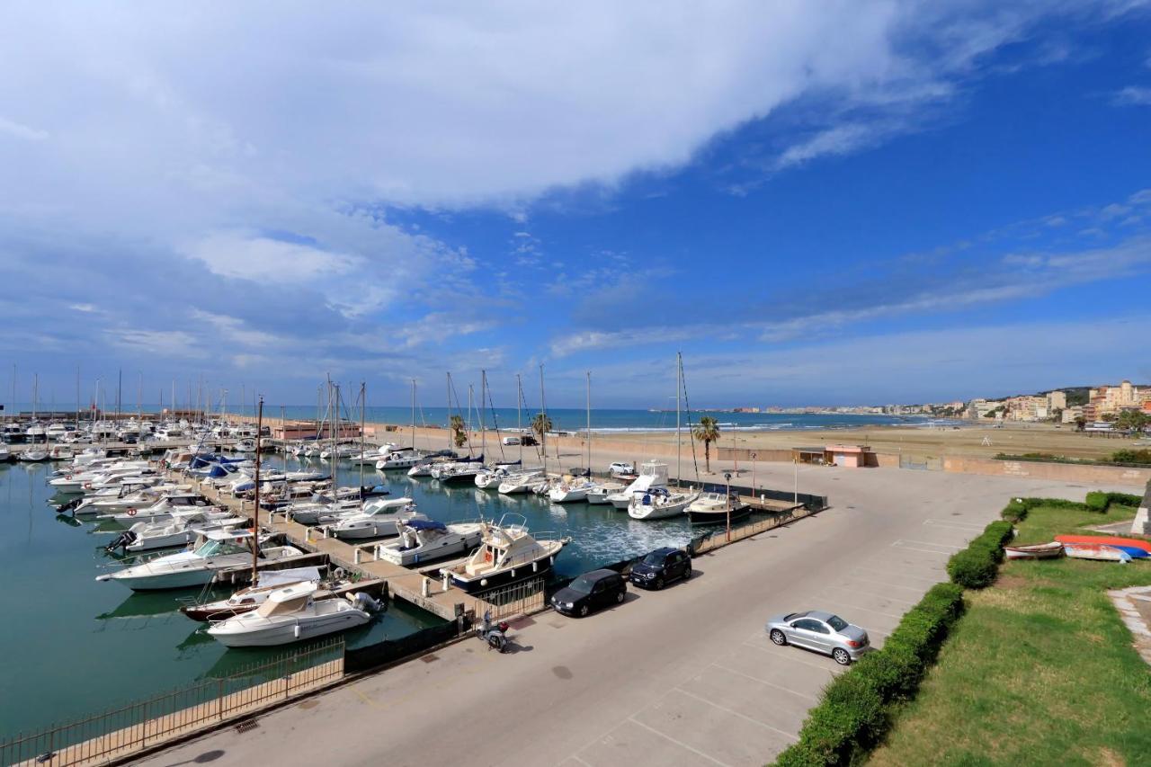 Il Borgo Your Luxury Suites Nettuno Extérieur photo