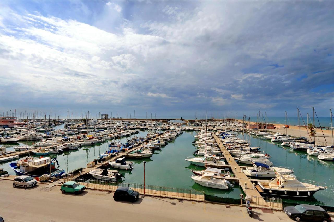 Il Borgo Your Luxury Suites Nettuno Extérieur photo